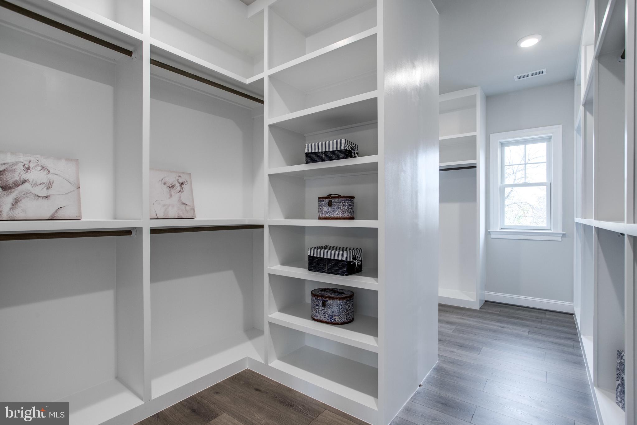 WEST VIENNA WOODS - Residential