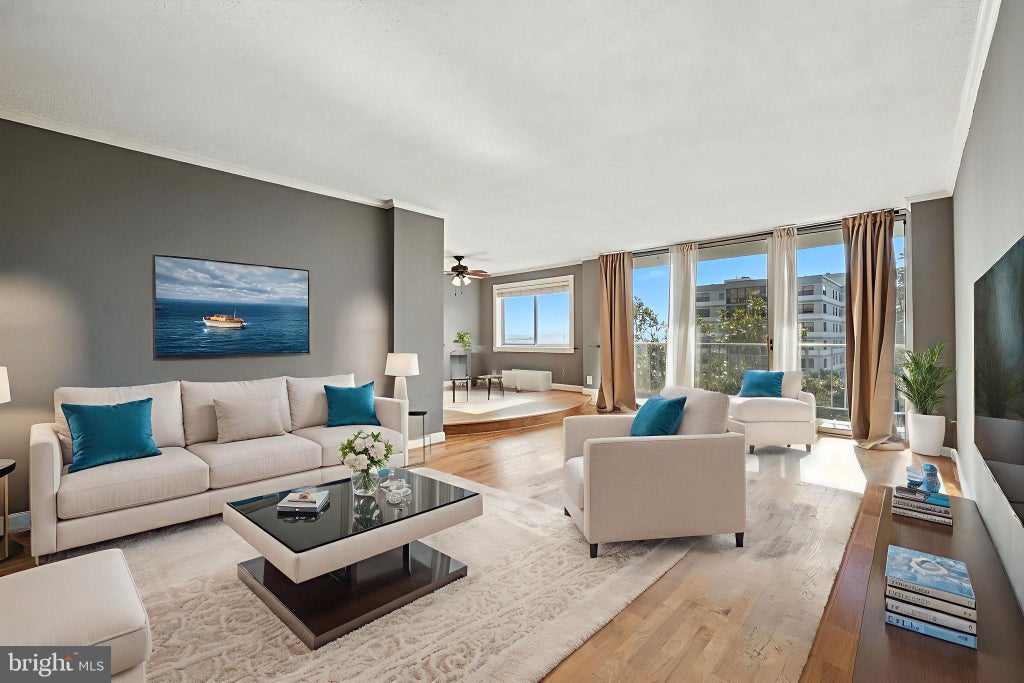 Photo of 2059 Huntington Avenue #707, ALEXANDRIA, VA 22303 (MLS # VAFX2267002)
