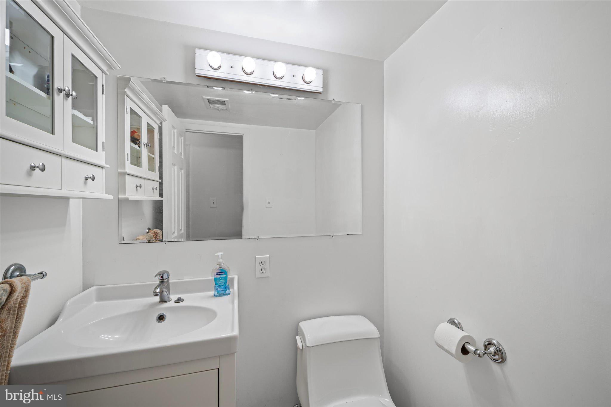 KEENE MILL MANOR - Residential