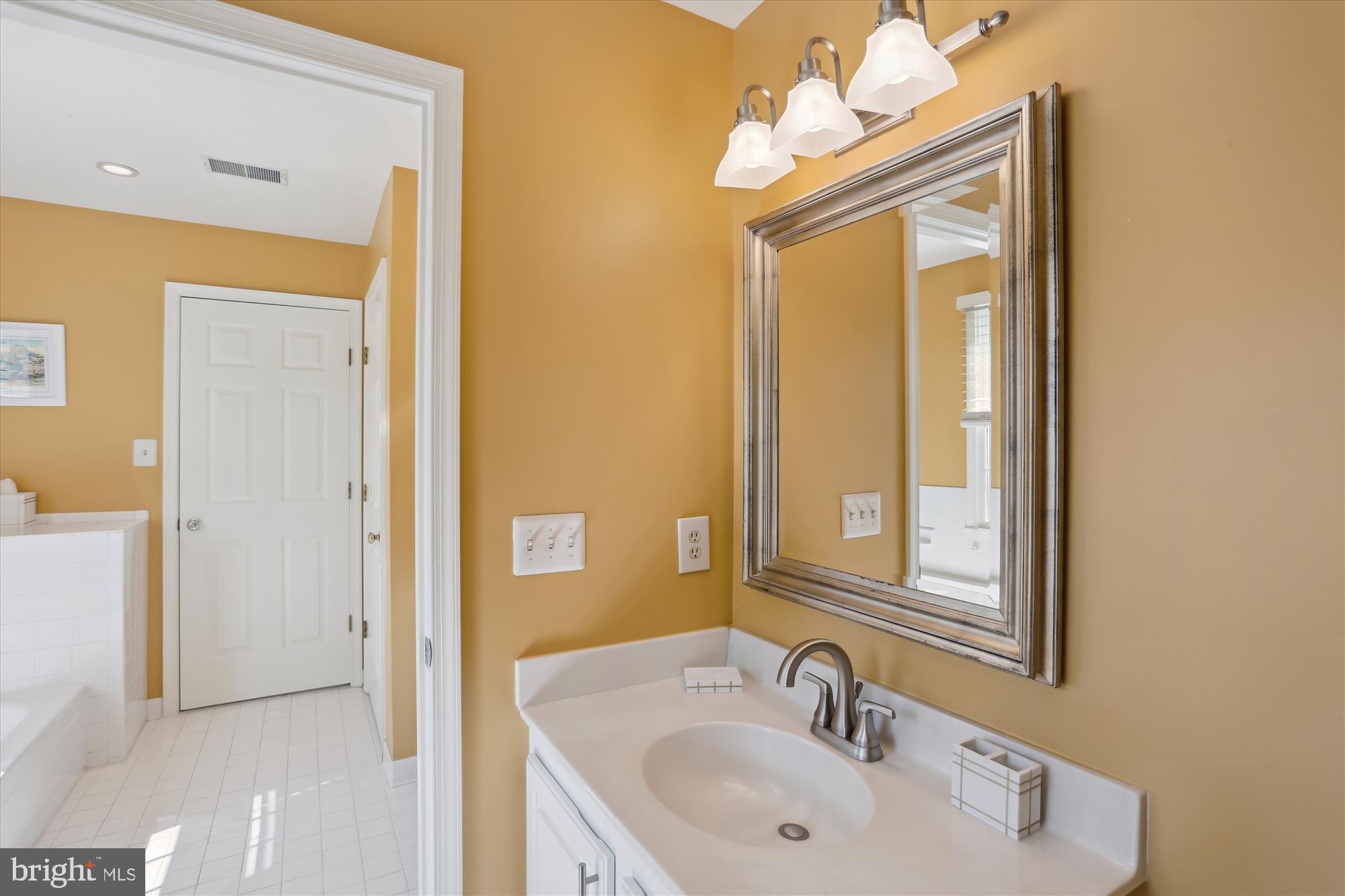 QUINCE ORCHARD ESTATES - Residential