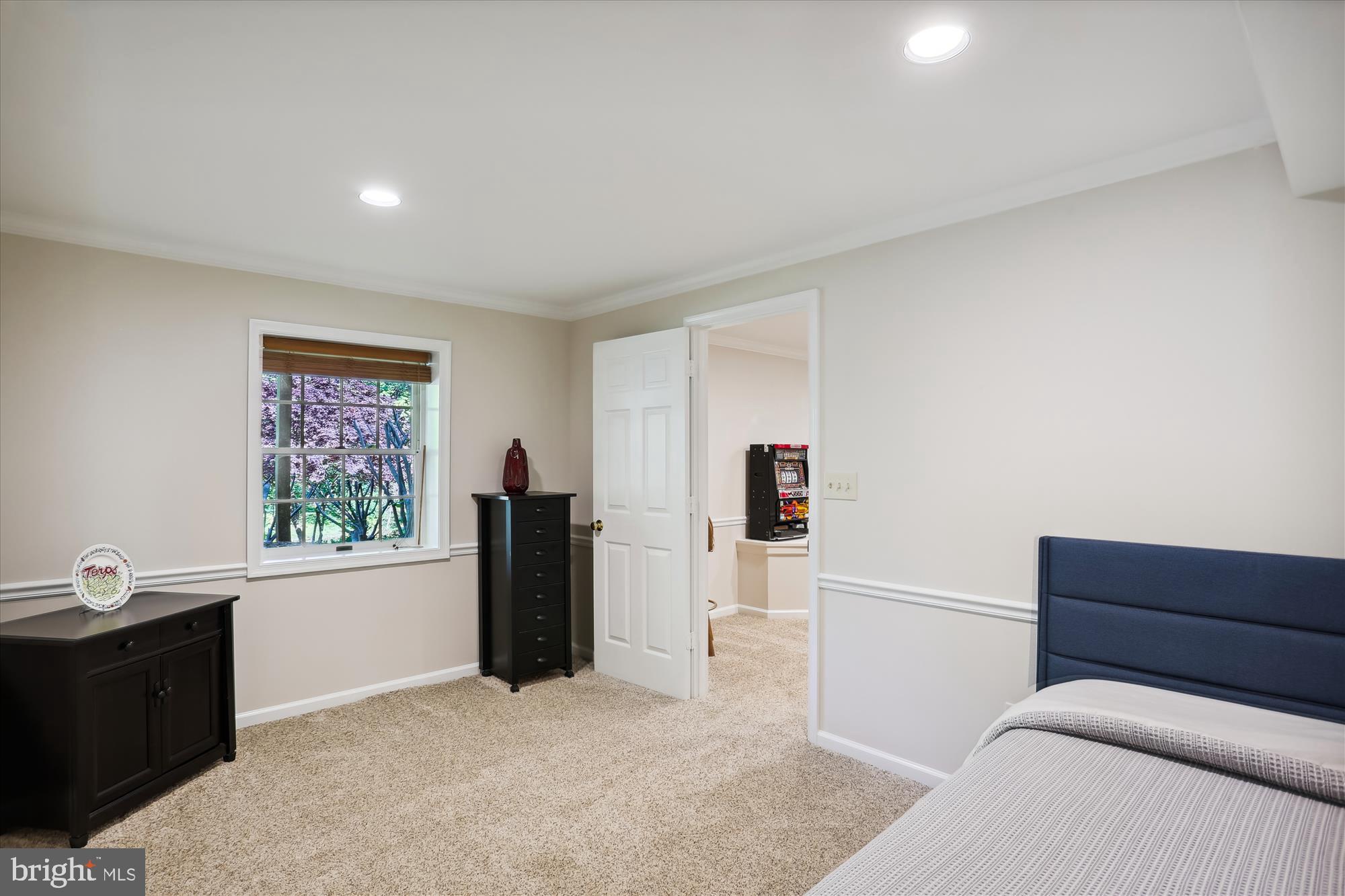 QUINCE ORCHARD ESTATES - Residential