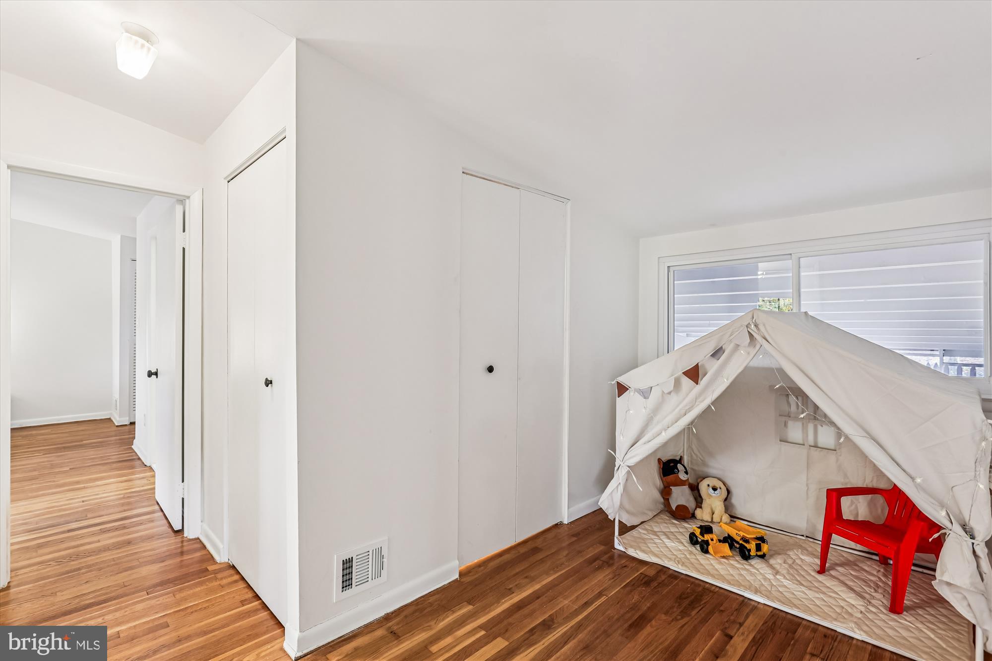 KEMP MILL ESTATES - Residential