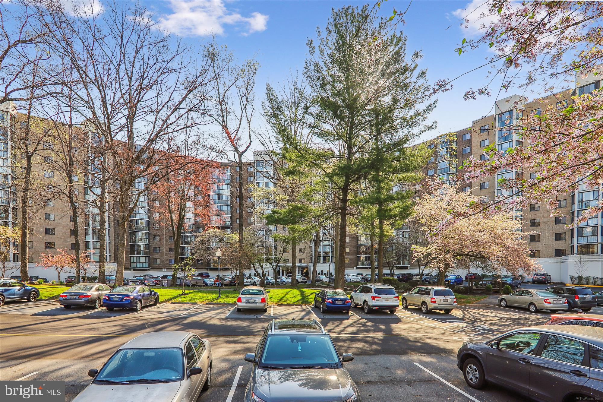 LEISURE WORLD - Residential