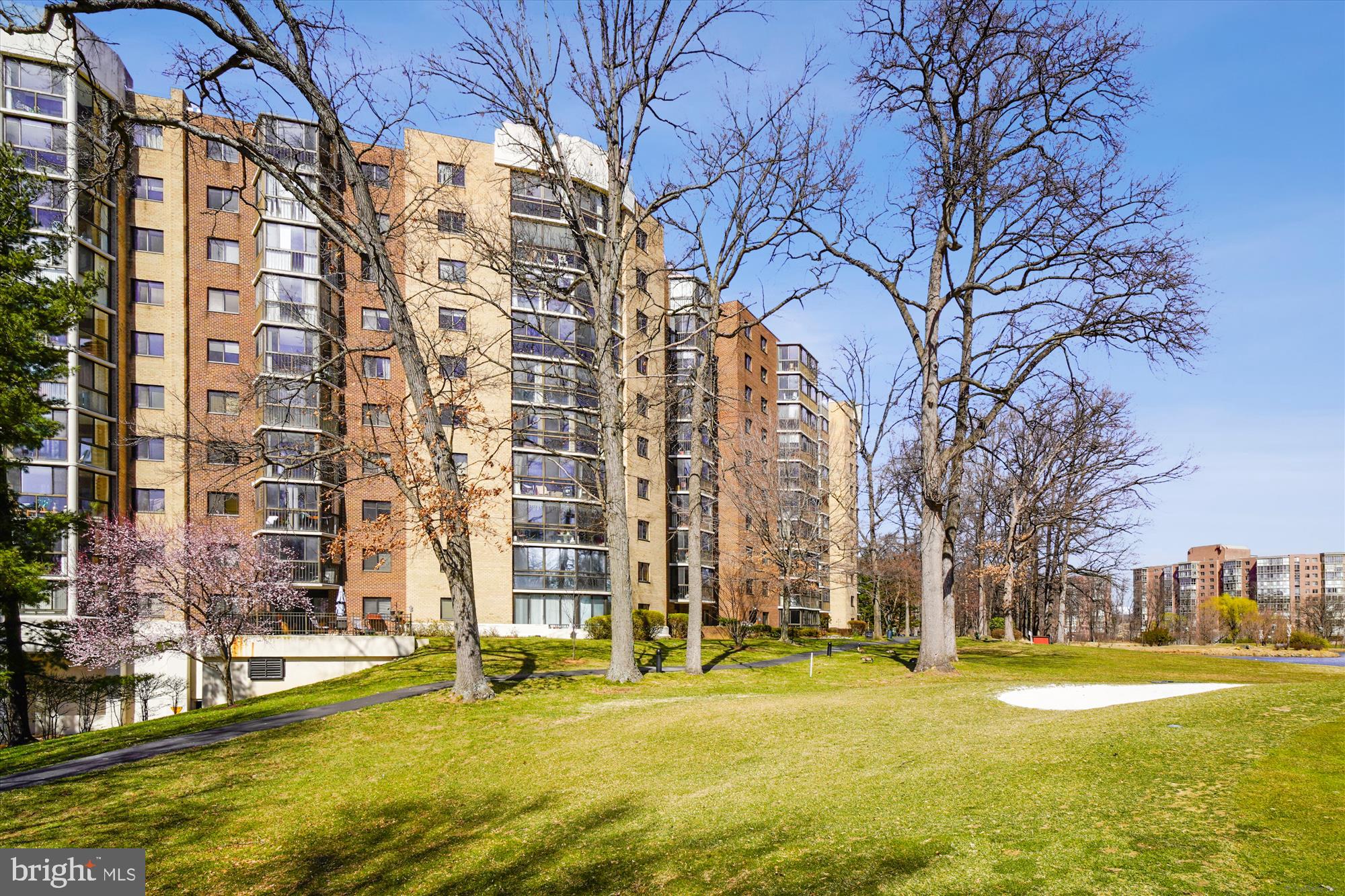 LEISURE WORLD - Residential