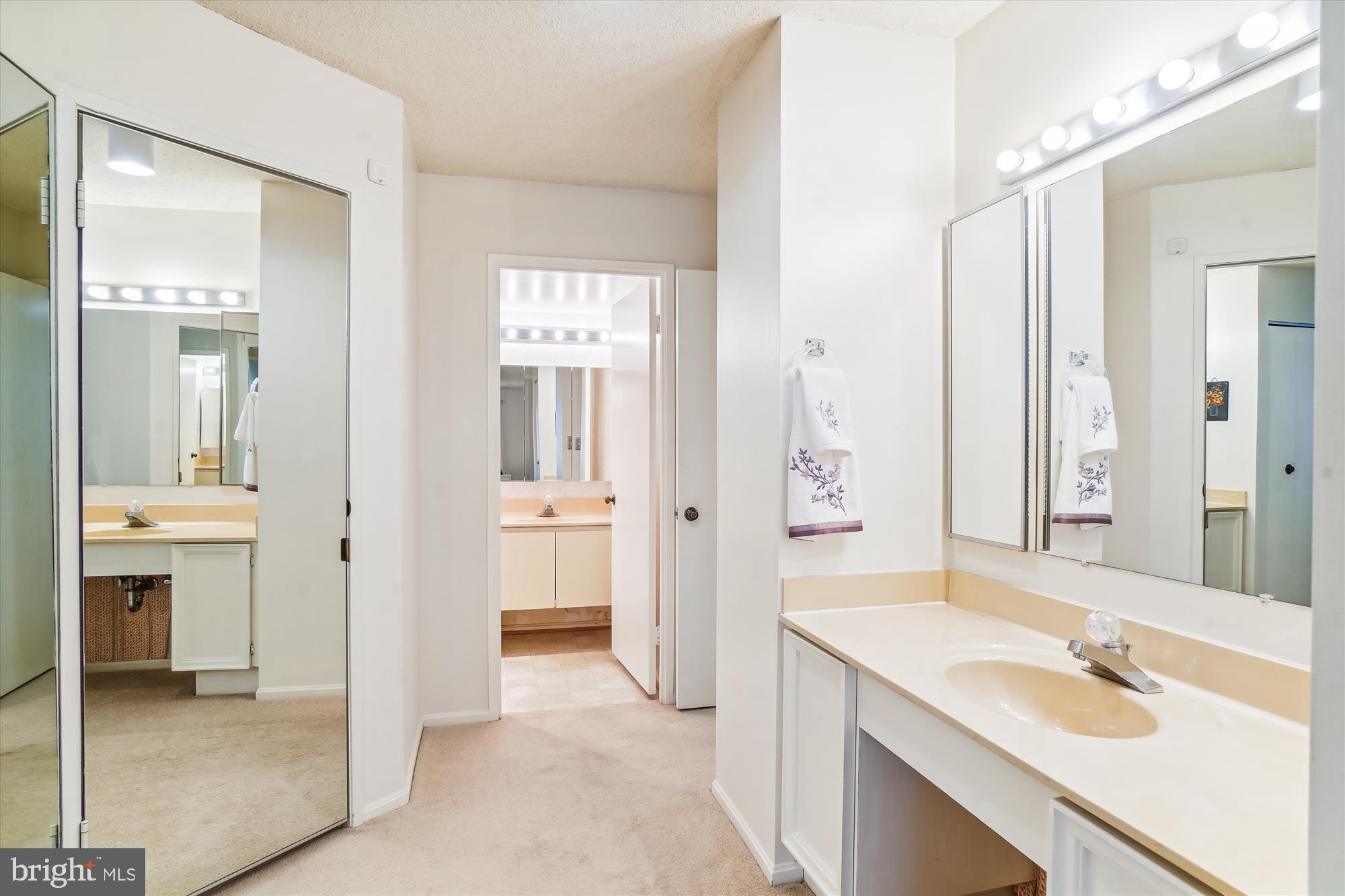 LEISURE WORLD - Residential