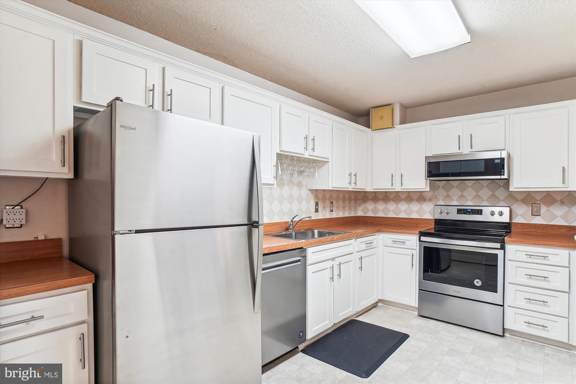 LEISURE WORLD - Residential