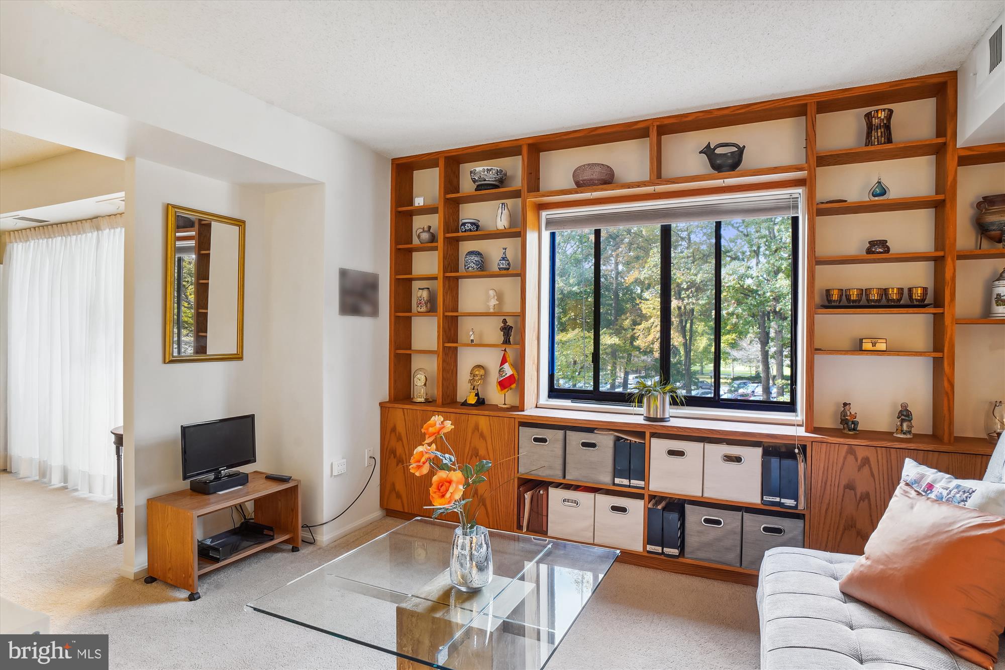 LEISURE WORLD - Residential