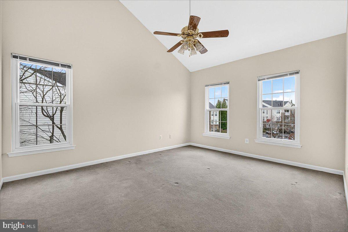 SPRING RIDGE - Residential