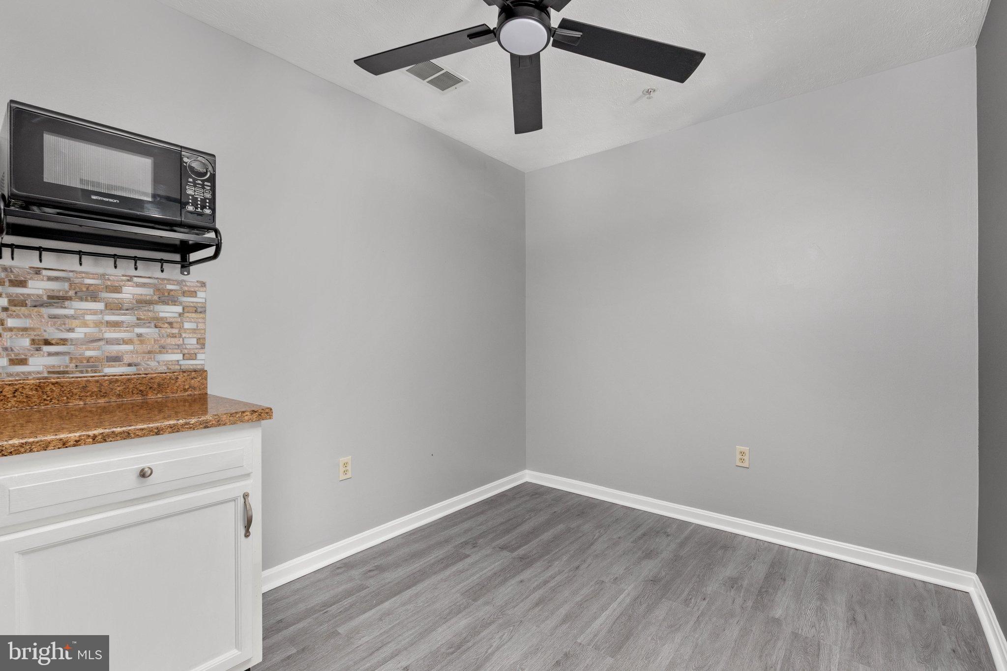 225 BRANDY COURT J-3
