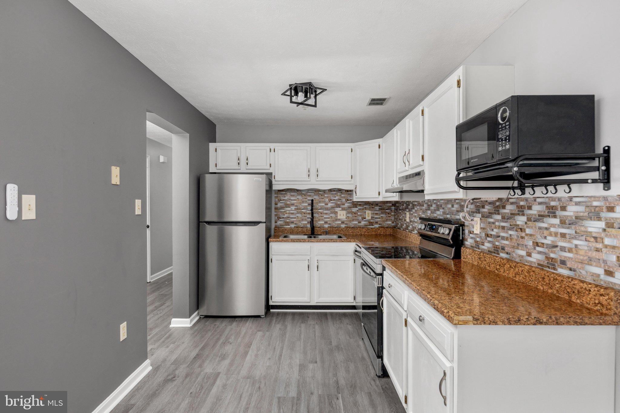 225 BRANDY COURT J-3