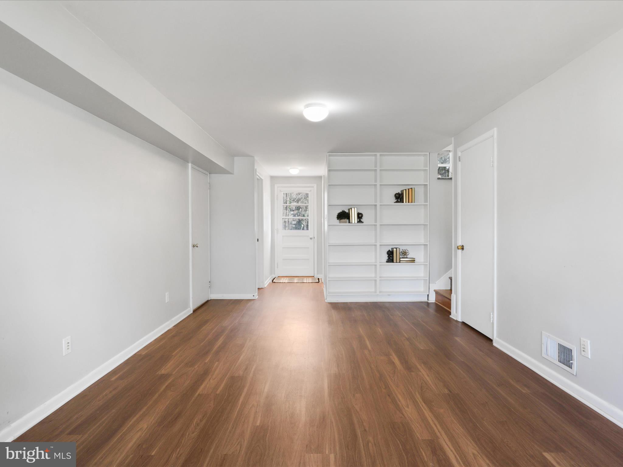 POTOMAC VALLEY - Residential Lease