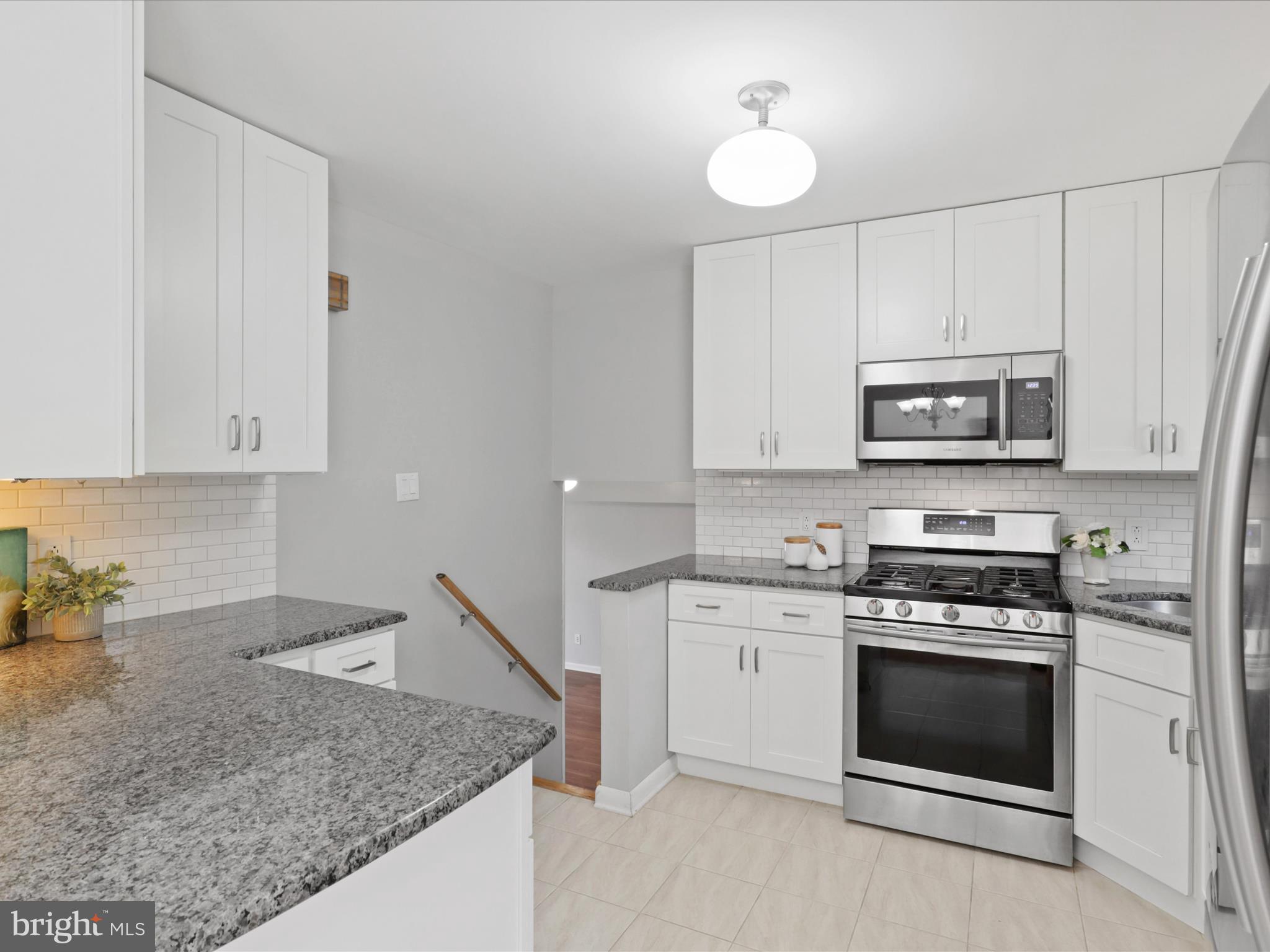 POTOMAC VALLEY - Residential Lease