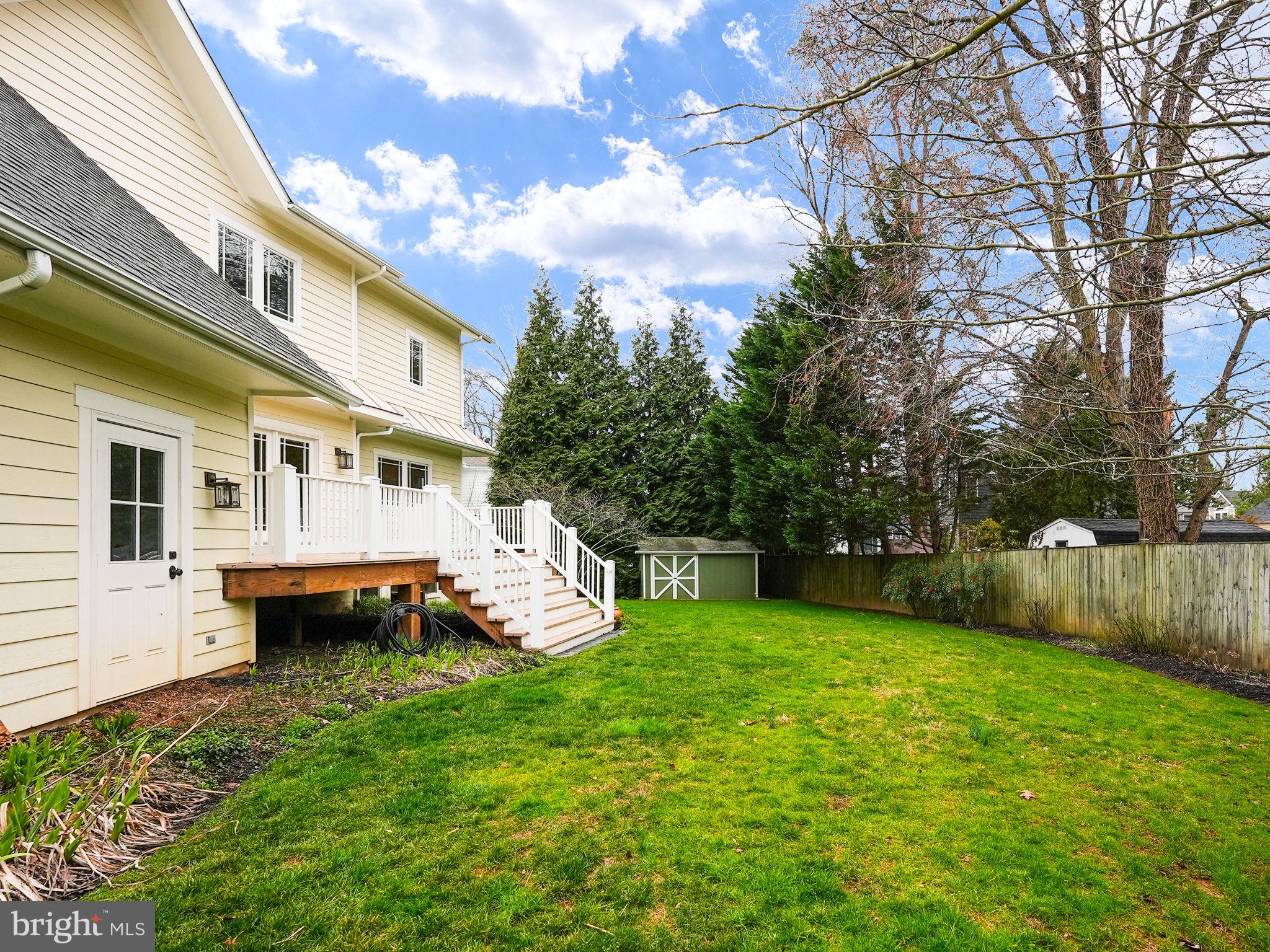 VIENNA WOODS - Residential