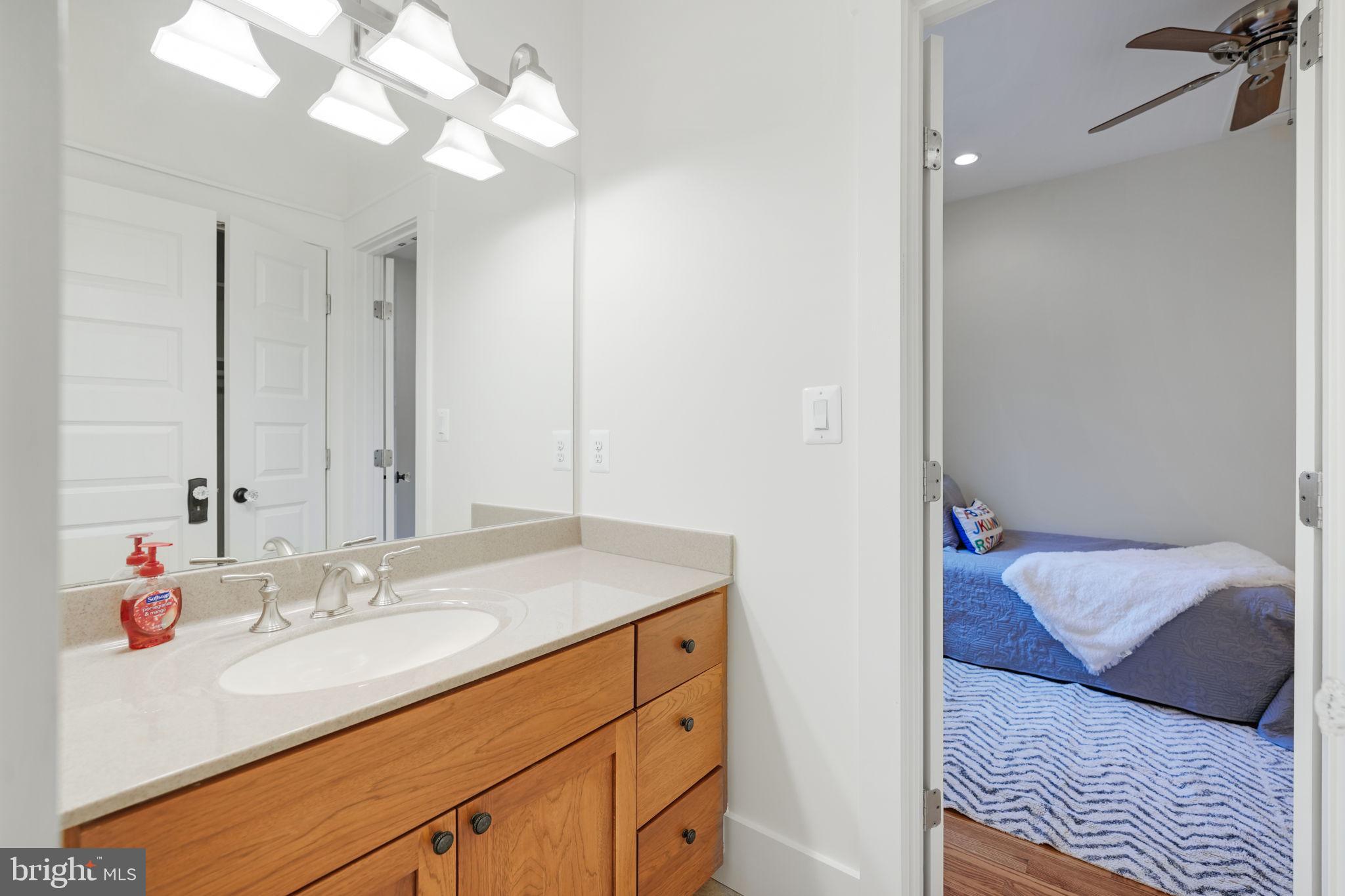 VIENNA WOODS - Residential