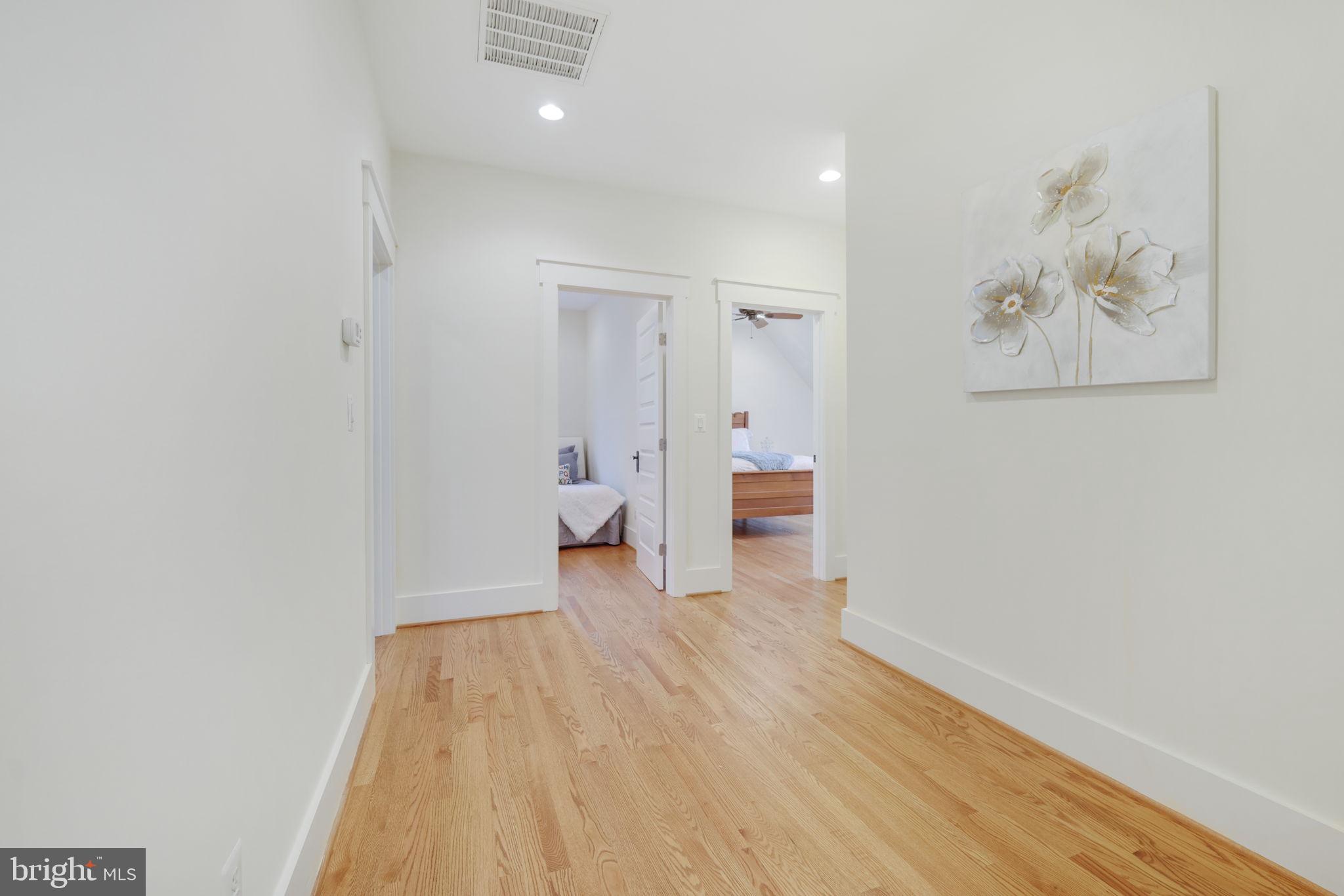 VIENNA WOODS - Residential