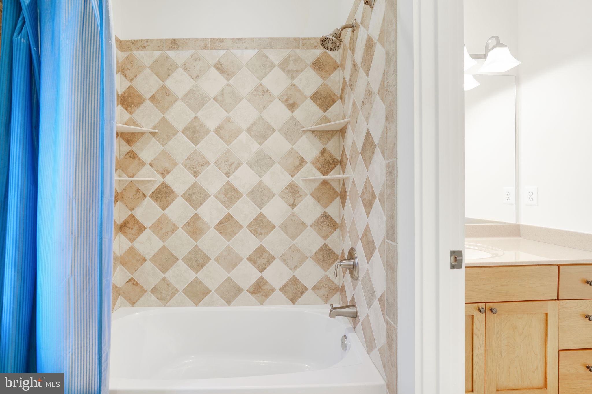 VIENNA WOODS - Residential