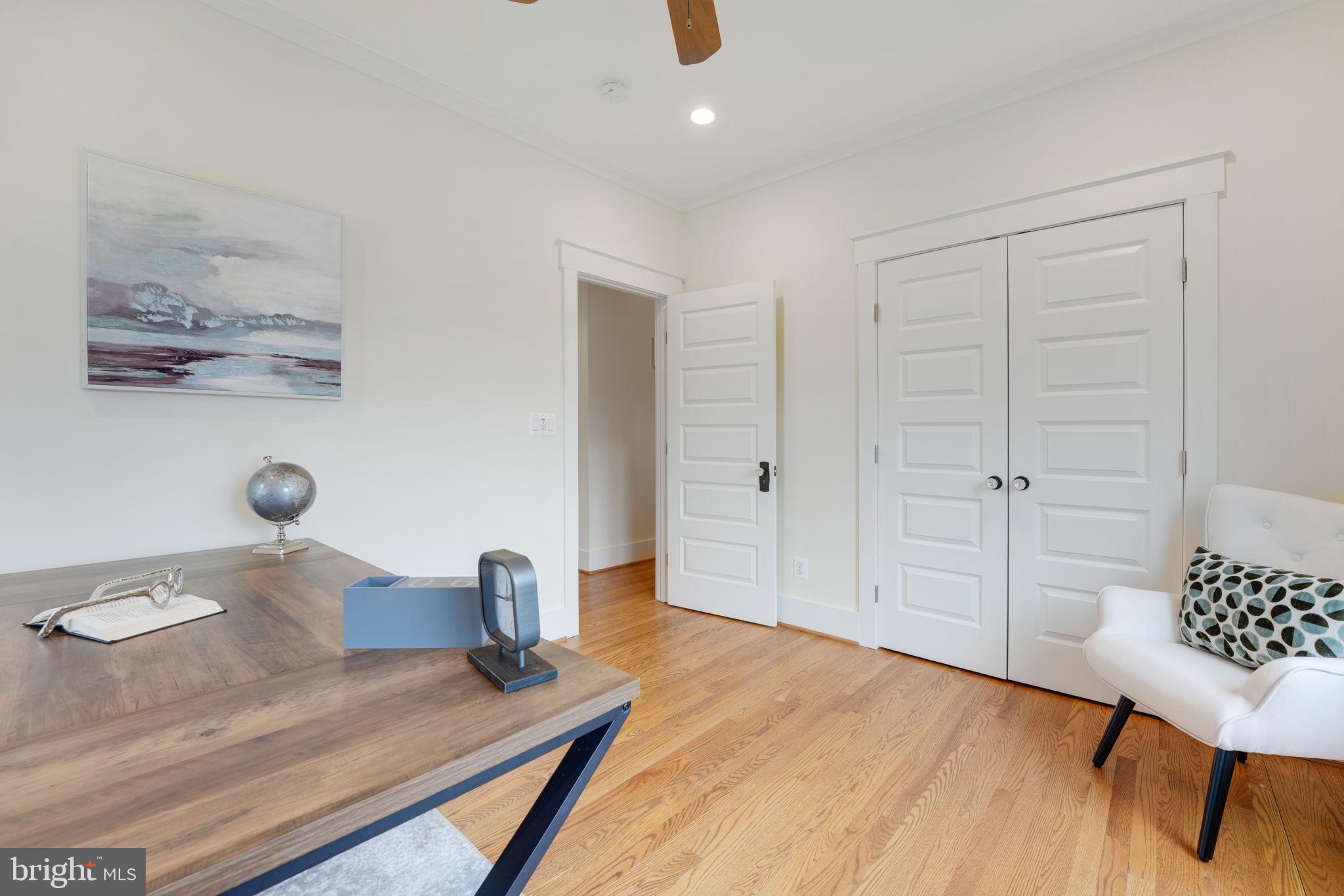 VIENNA WOODS - Residential