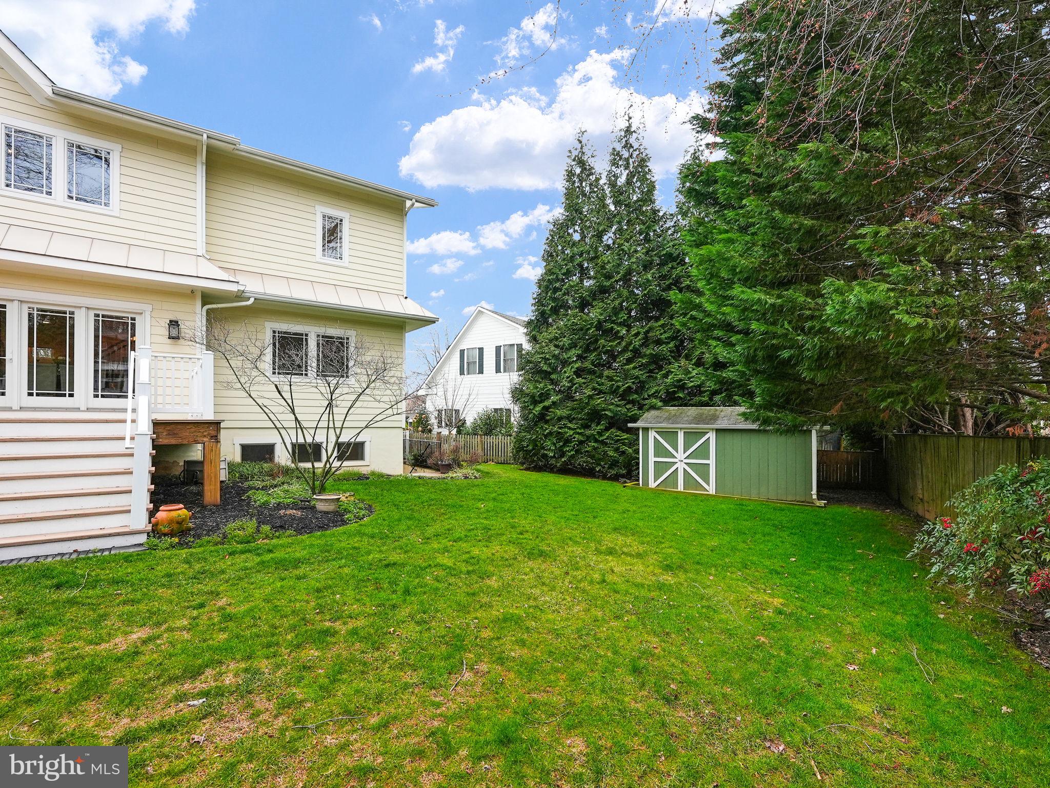 VIENNA WOODS - Residential