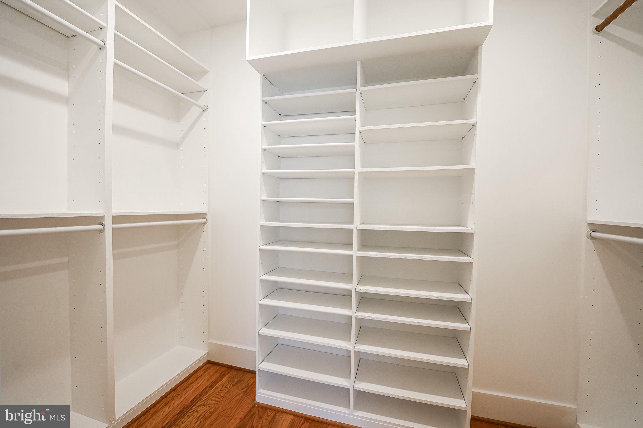 VIENNA WOODS - Residential