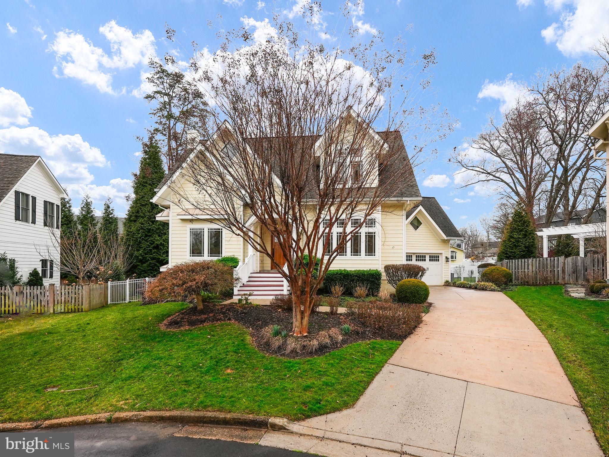 VIENNA WOODS - Residential