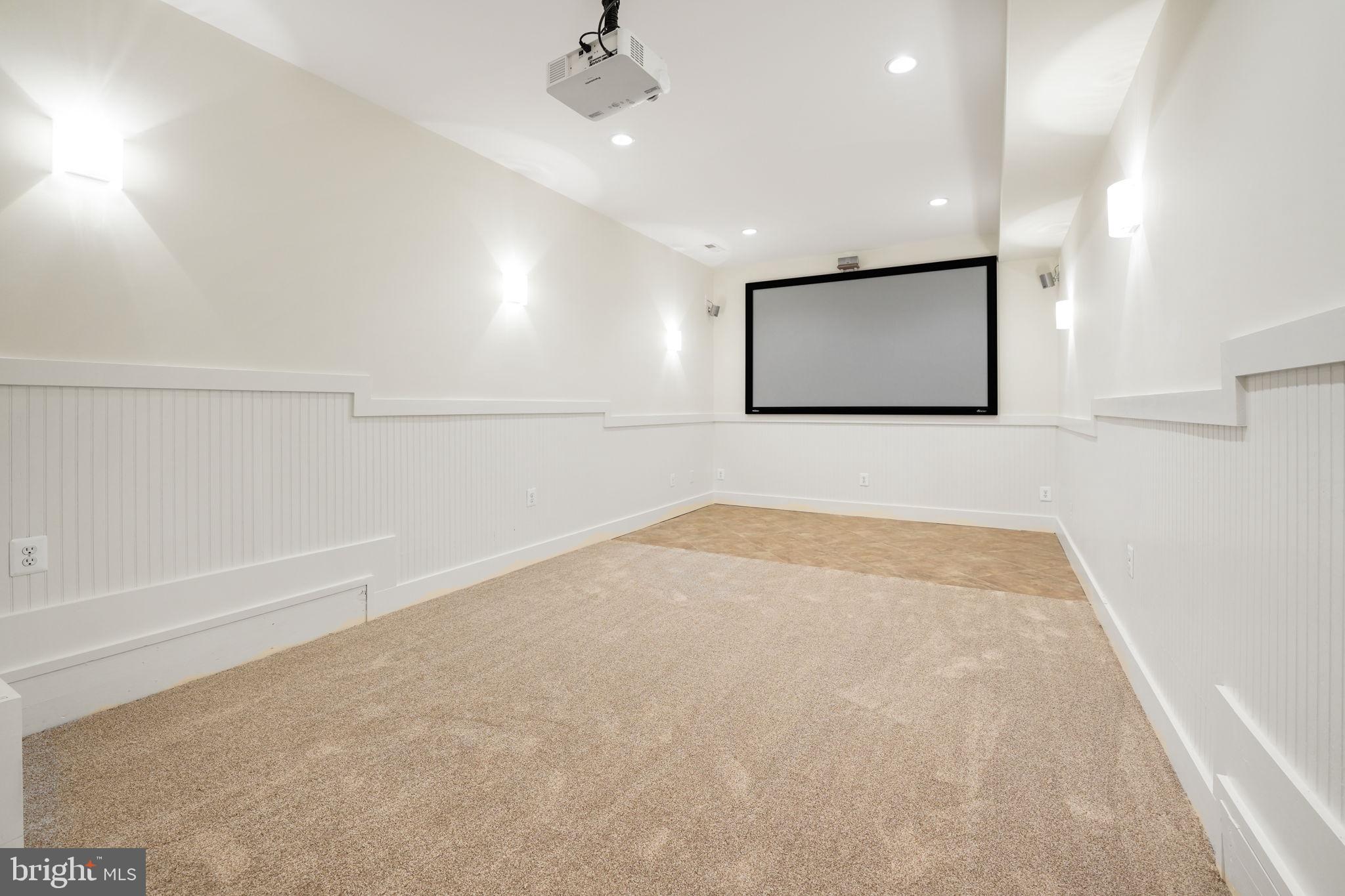 VIENNA WOODS - Residential