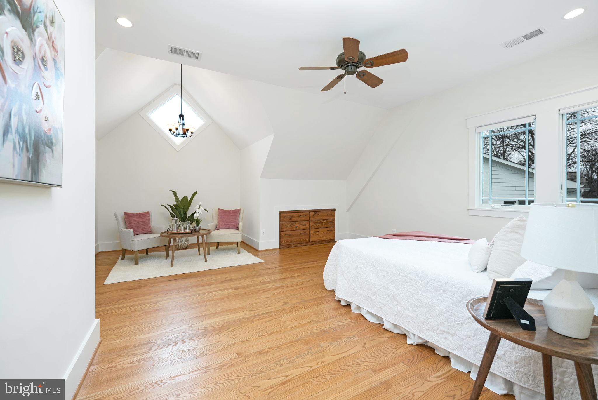 VIENNA WOODS - Residential