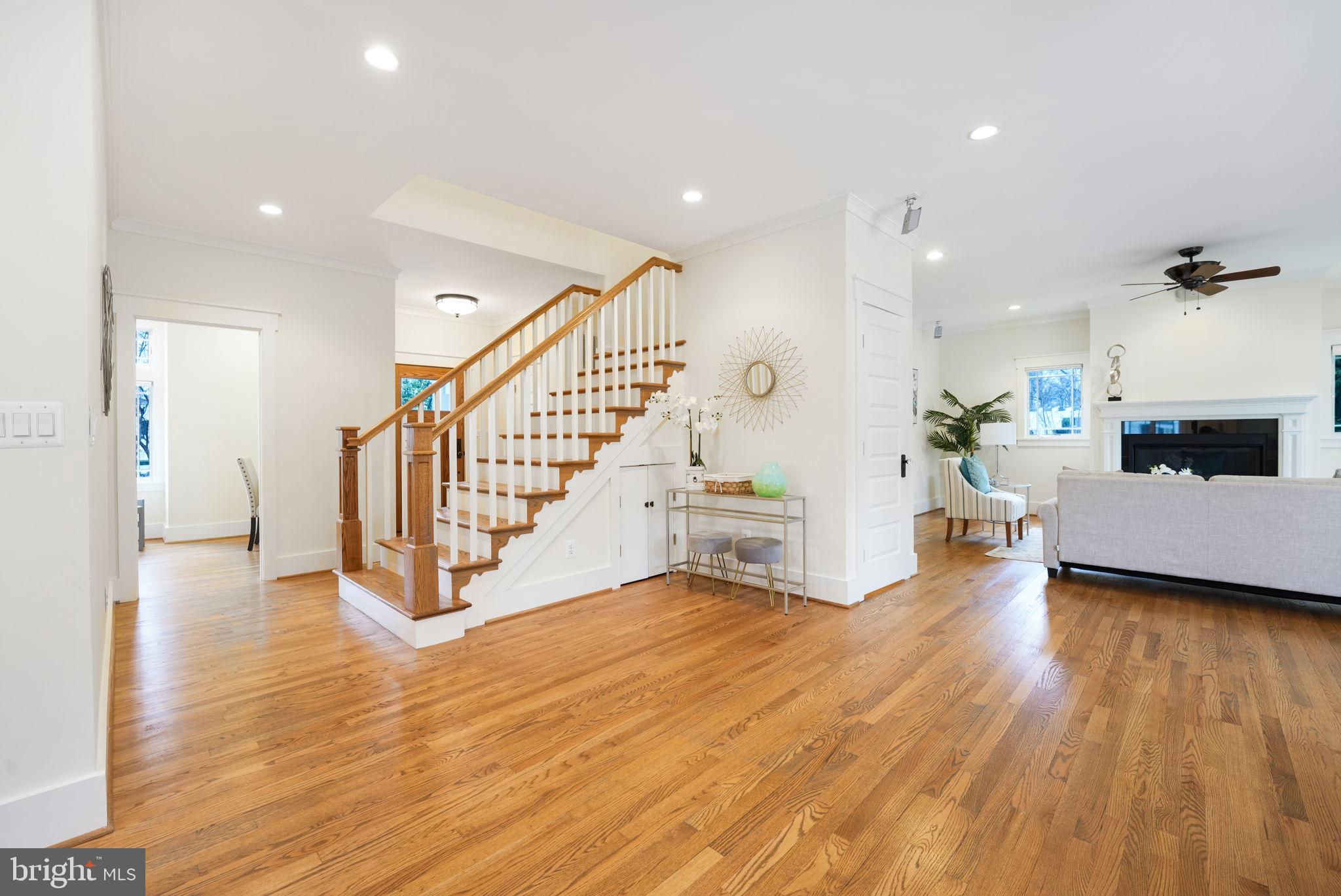 VIENNA WOODS - Residential