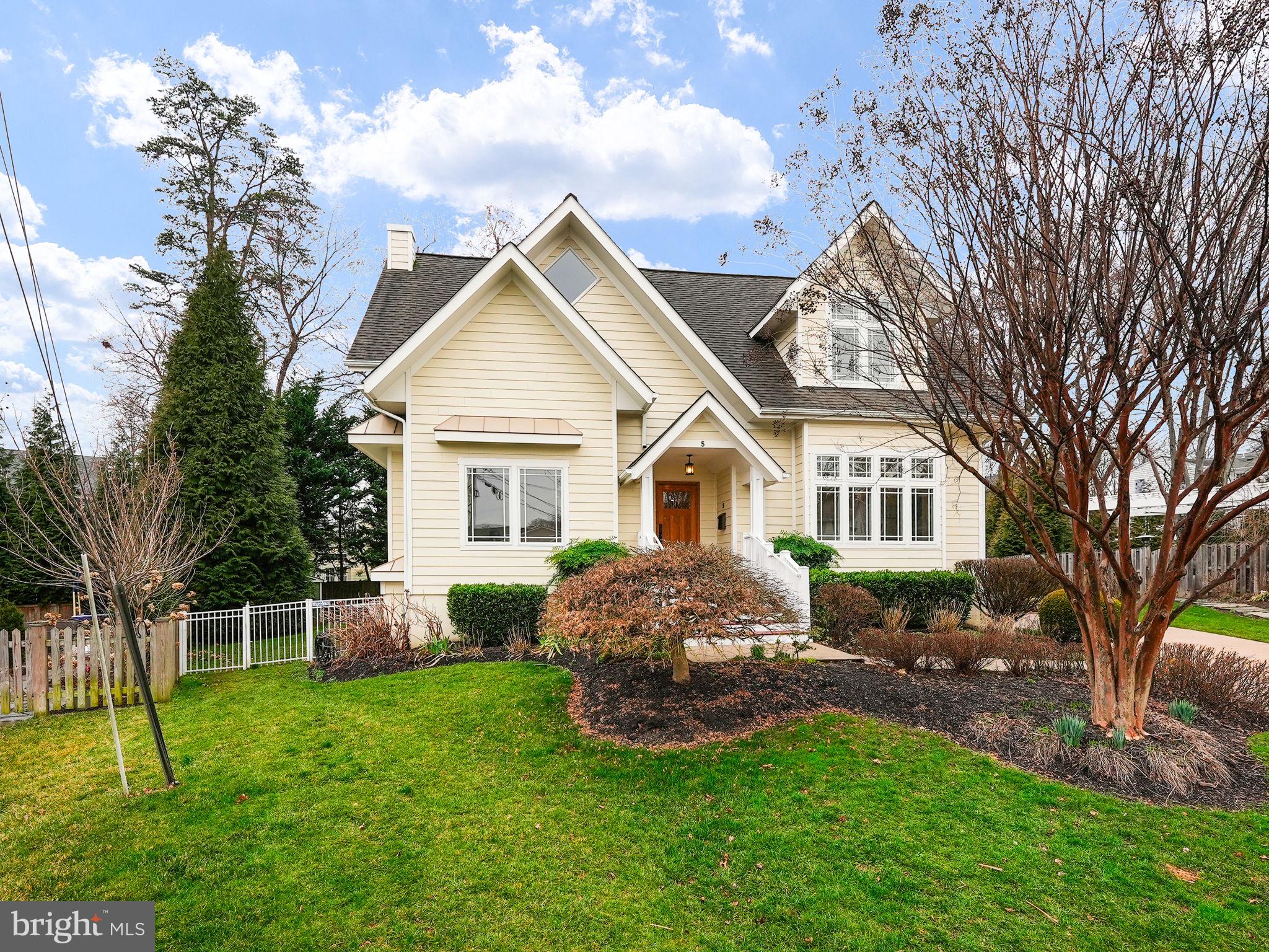 VIENNA WOODS - Residential