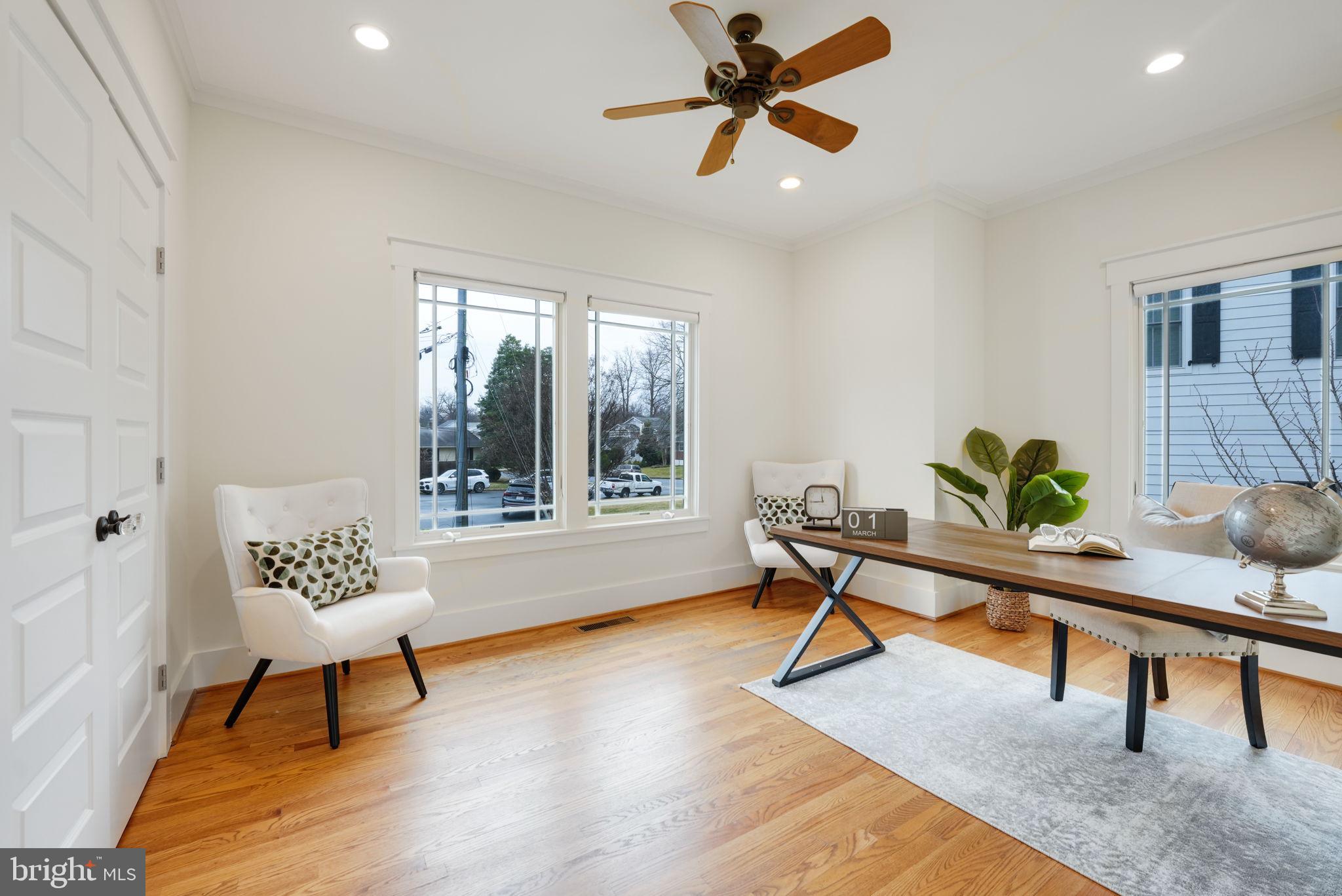 VIENNA WOODS - Residential