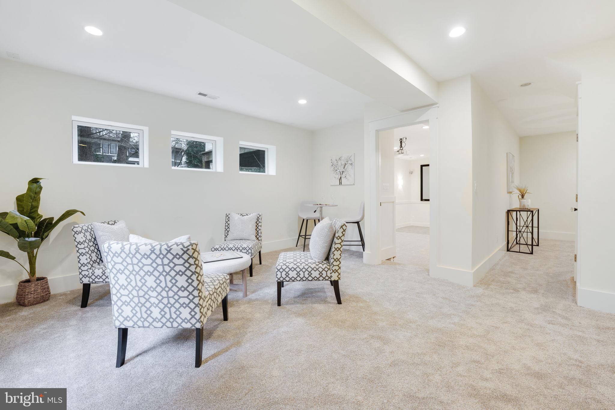 VIENNA WOODS - Residential