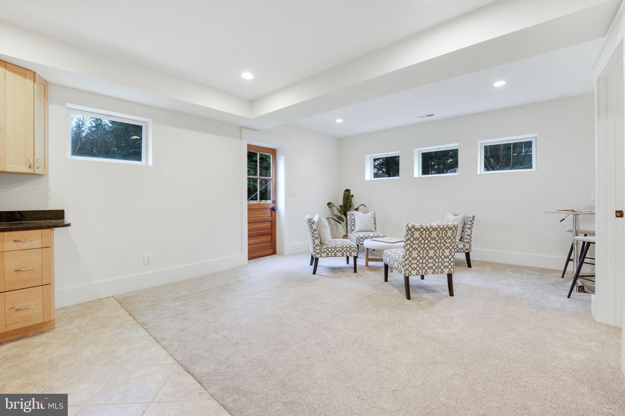 VIENNA WOODS - Residential