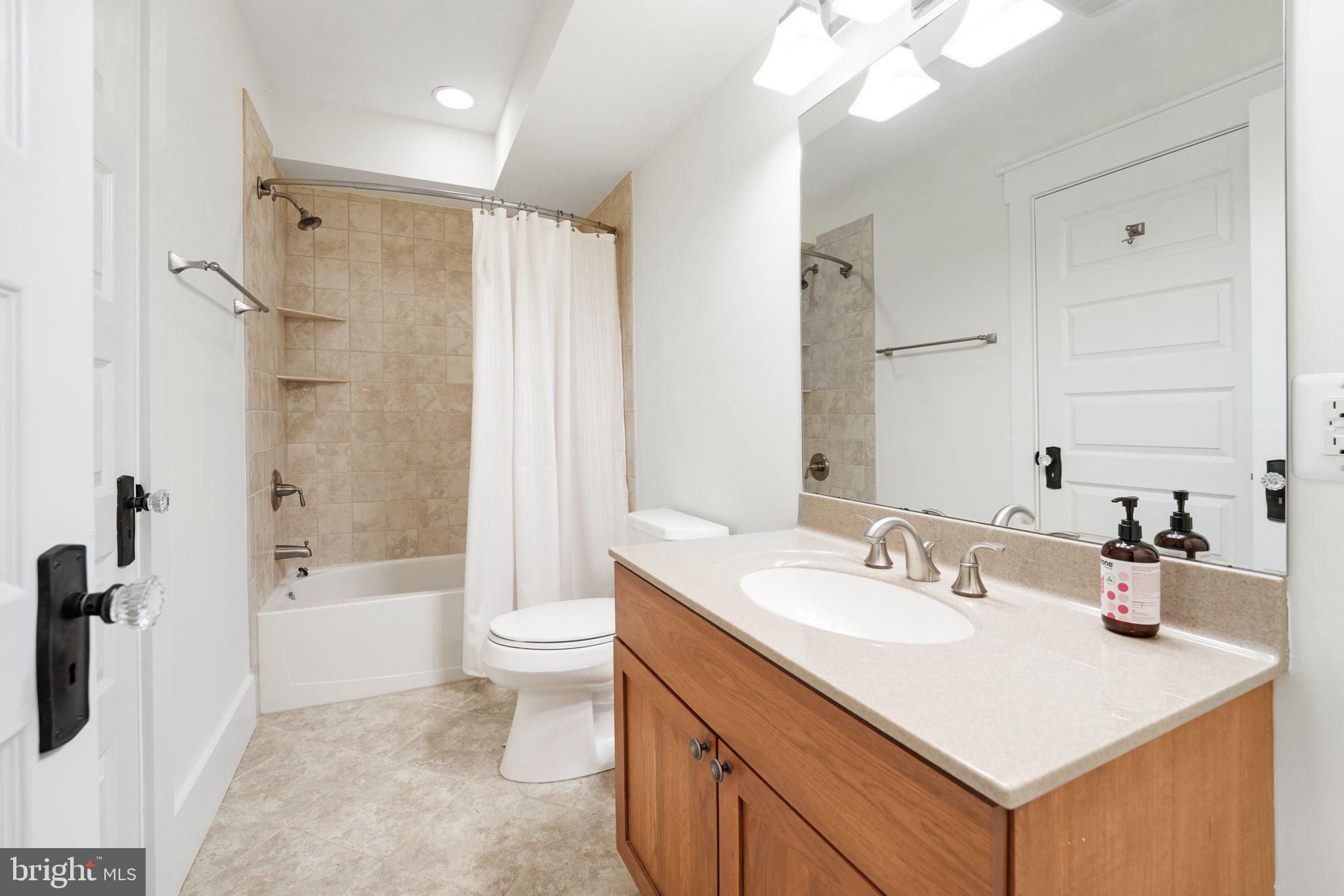 VIENNA WOODS - Residential