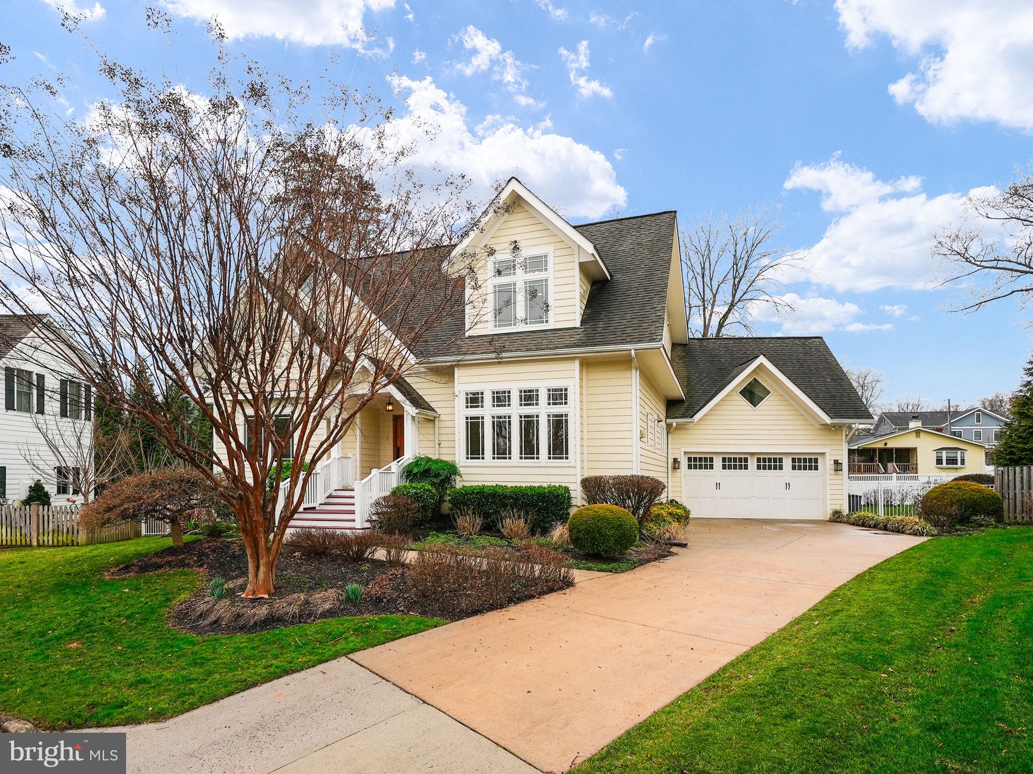 VIENNA WOODS - Residential