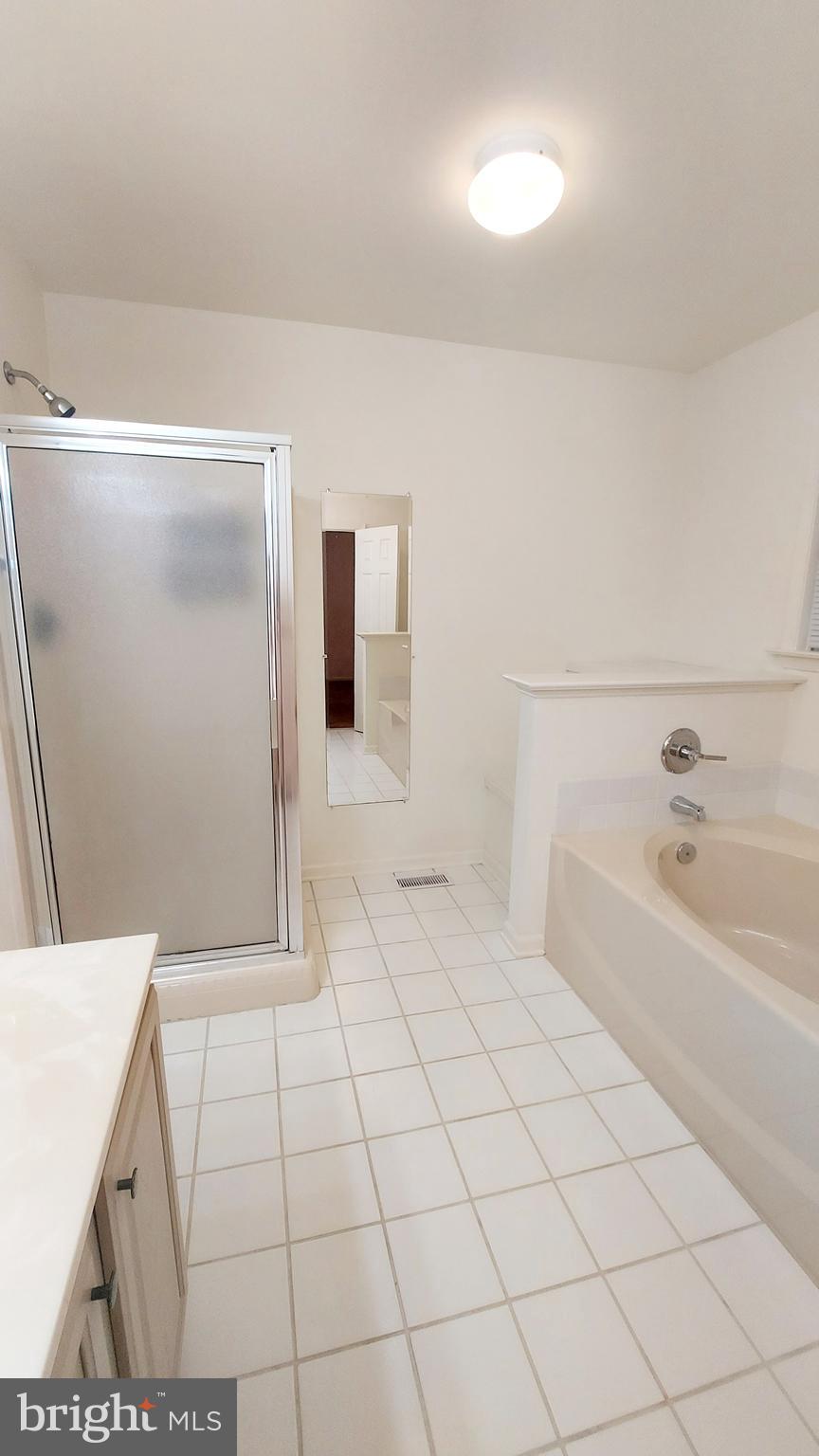 CHESAPEAKE CLUB CONDOS - Residential