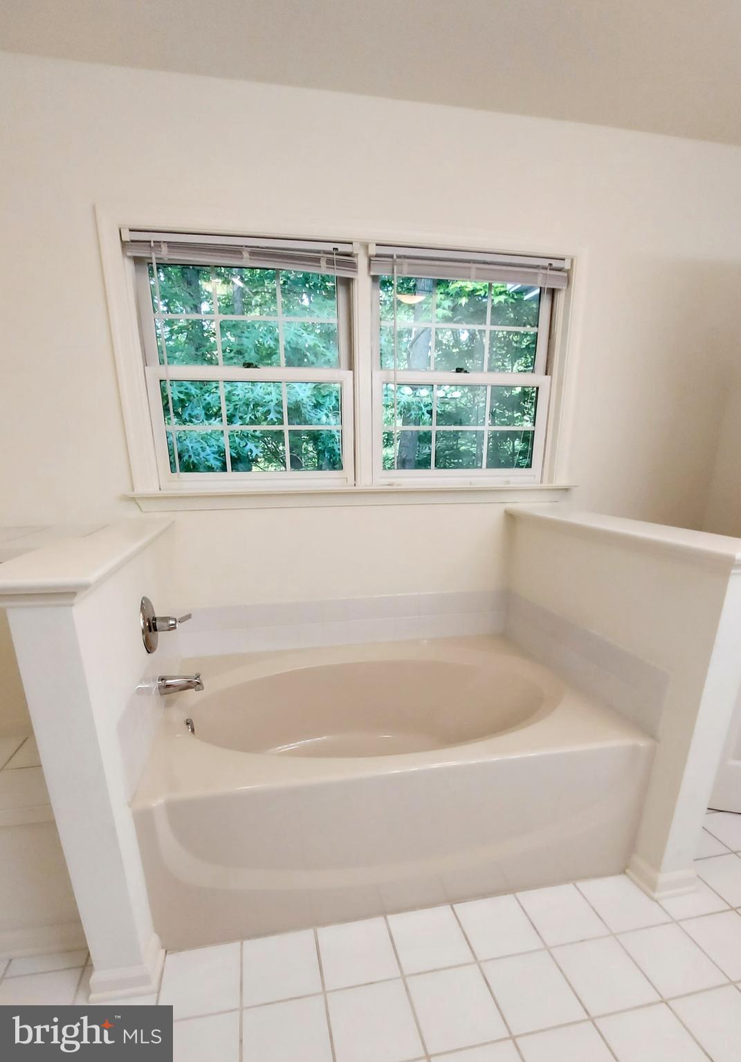 CHESAPEAKE CLUB CONDOS - Residential