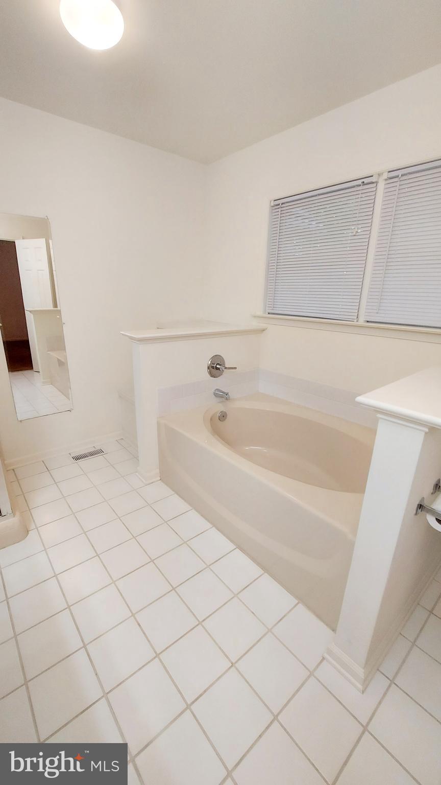 CHESAPEAKE CLUB CONDOS - Residential