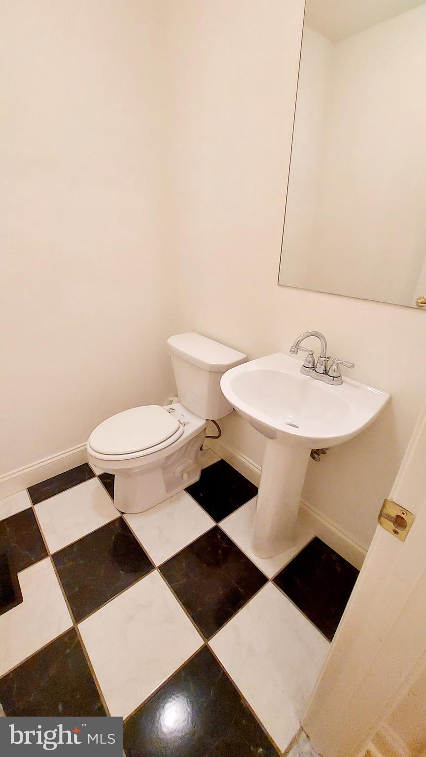 CHESAPEAKE CLUB CONDOS - Residential