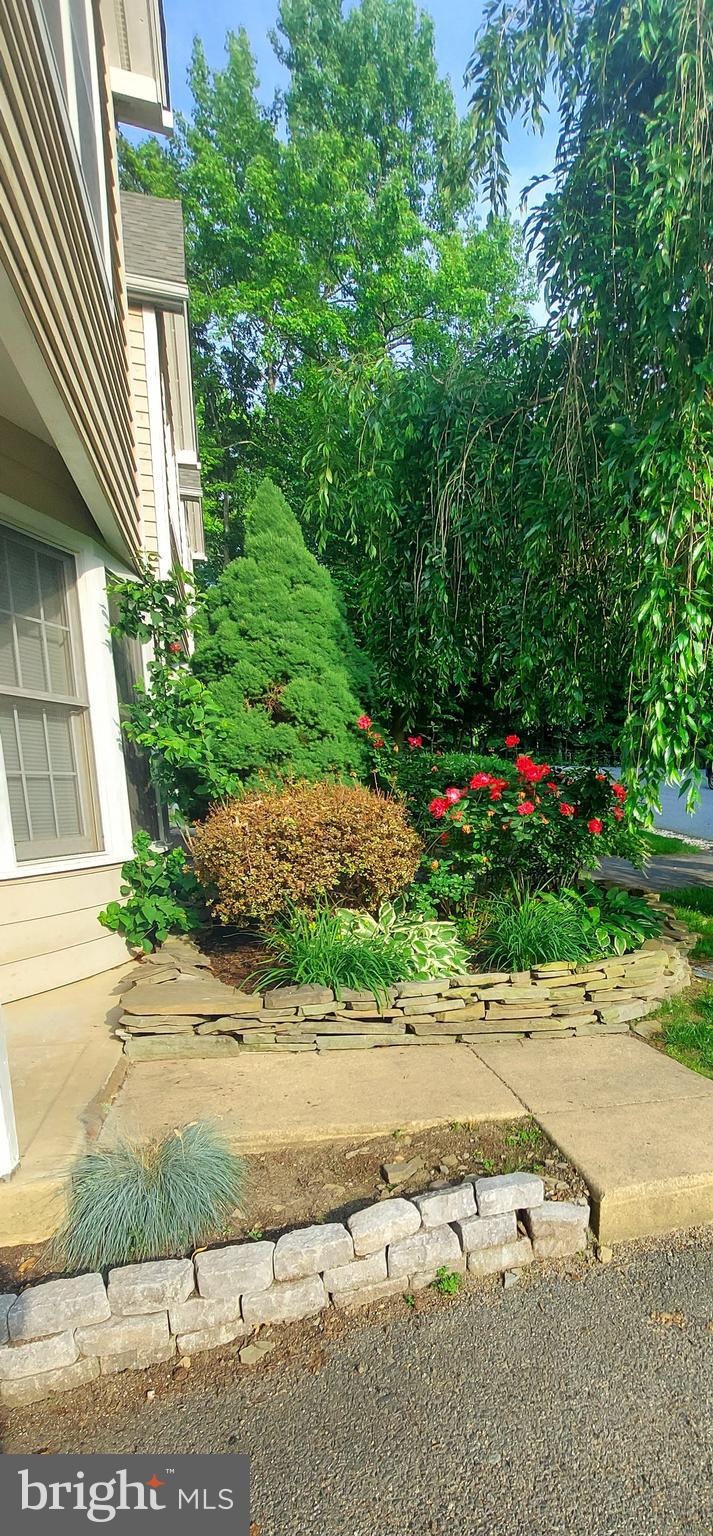 CHESAPEAKE CLUB CONDOS - Residential