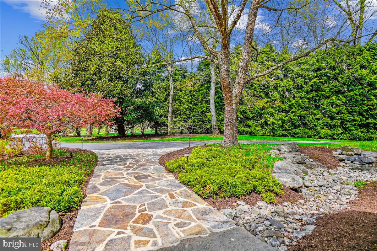 BRIDLESHIRE - Residential