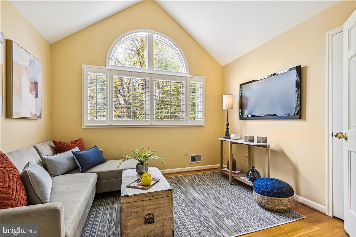 BRIDLESHIRE - Residential