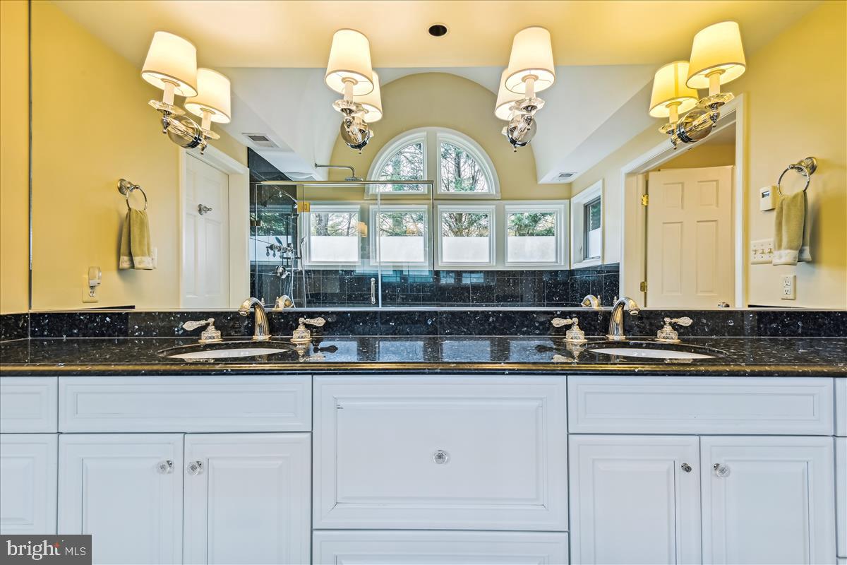 BRIDLESHIRE - Residential