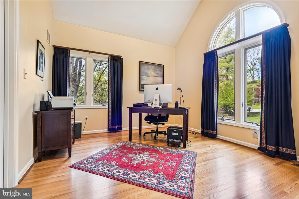 BRIDLESHIRE - Residential