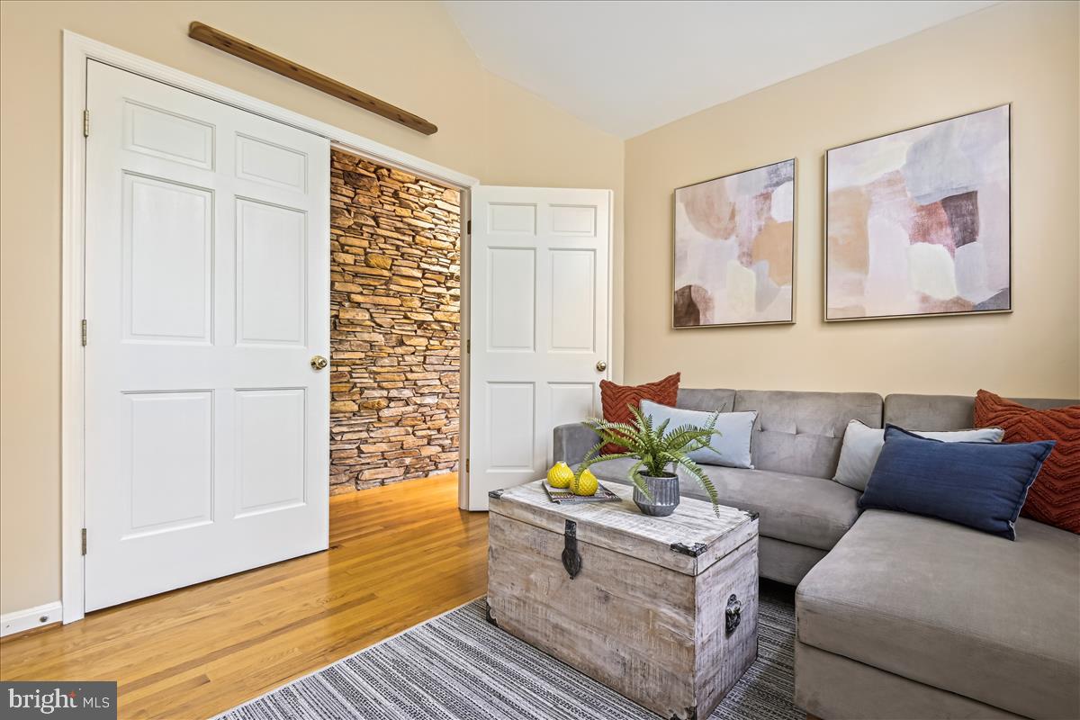 BRIDLESHIRE - Residential