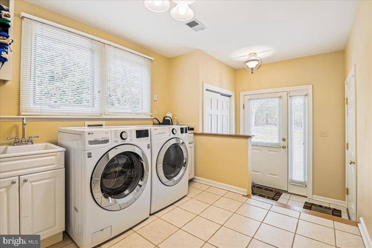 BRIDLESHIRE - Residential