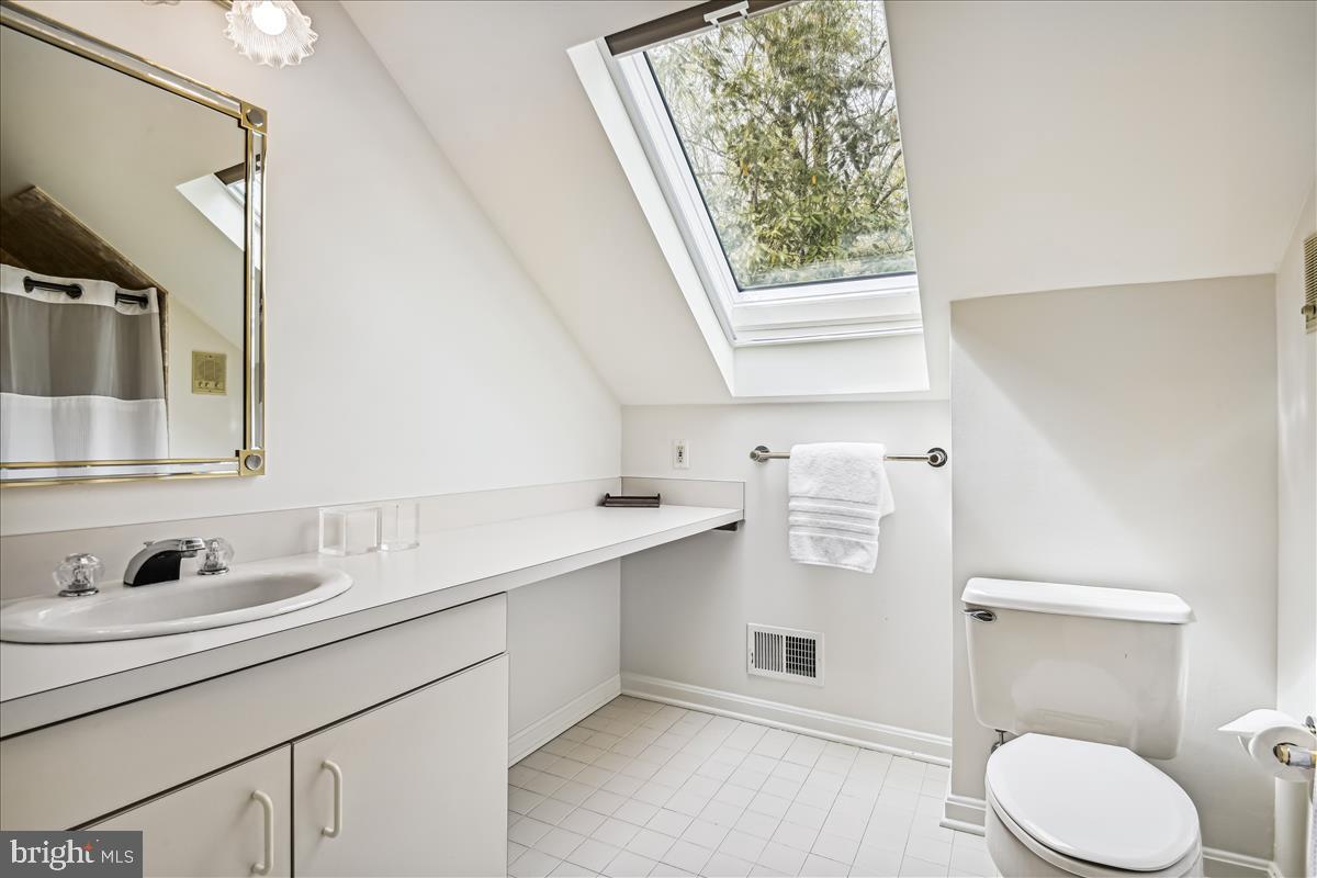 BRIDLESHIRE - Residential