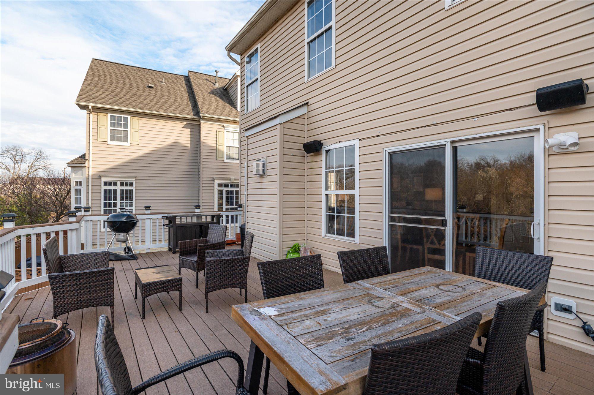 ASHBURN VILLAGE - Residential