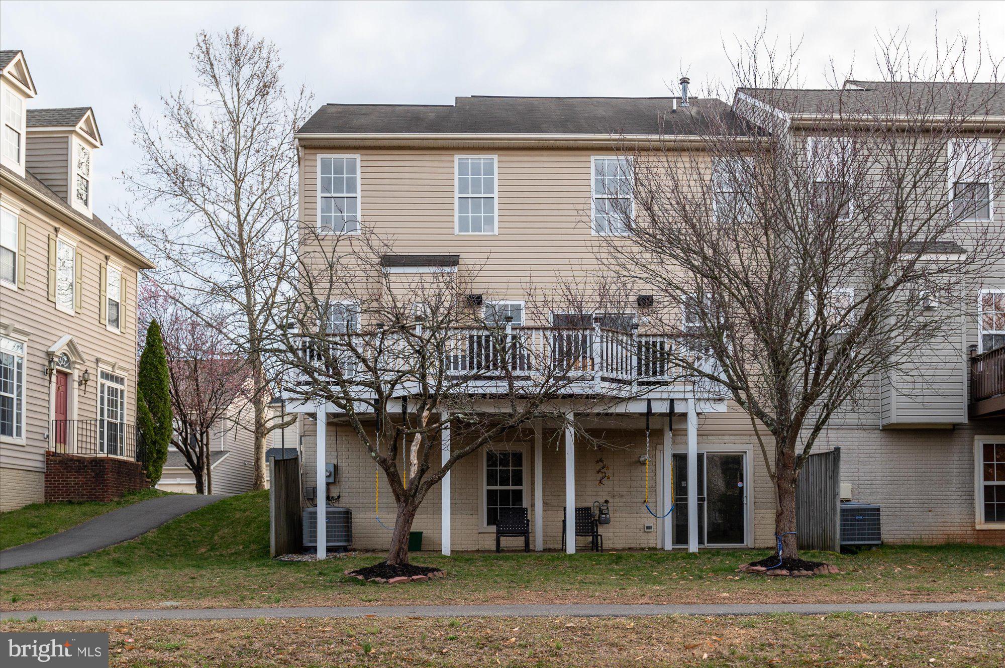 ASHBURN VILLAGE - Residential