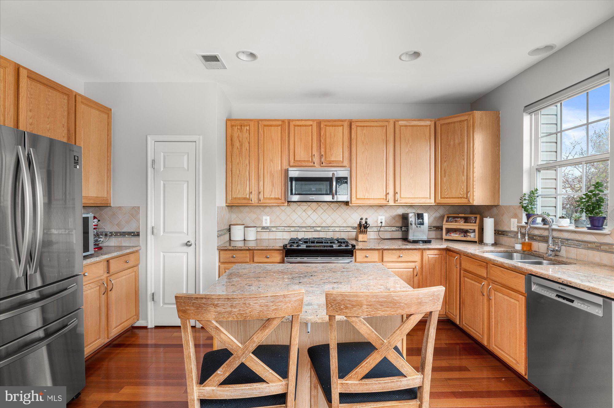 ASHBURN VILLAGE - Residential