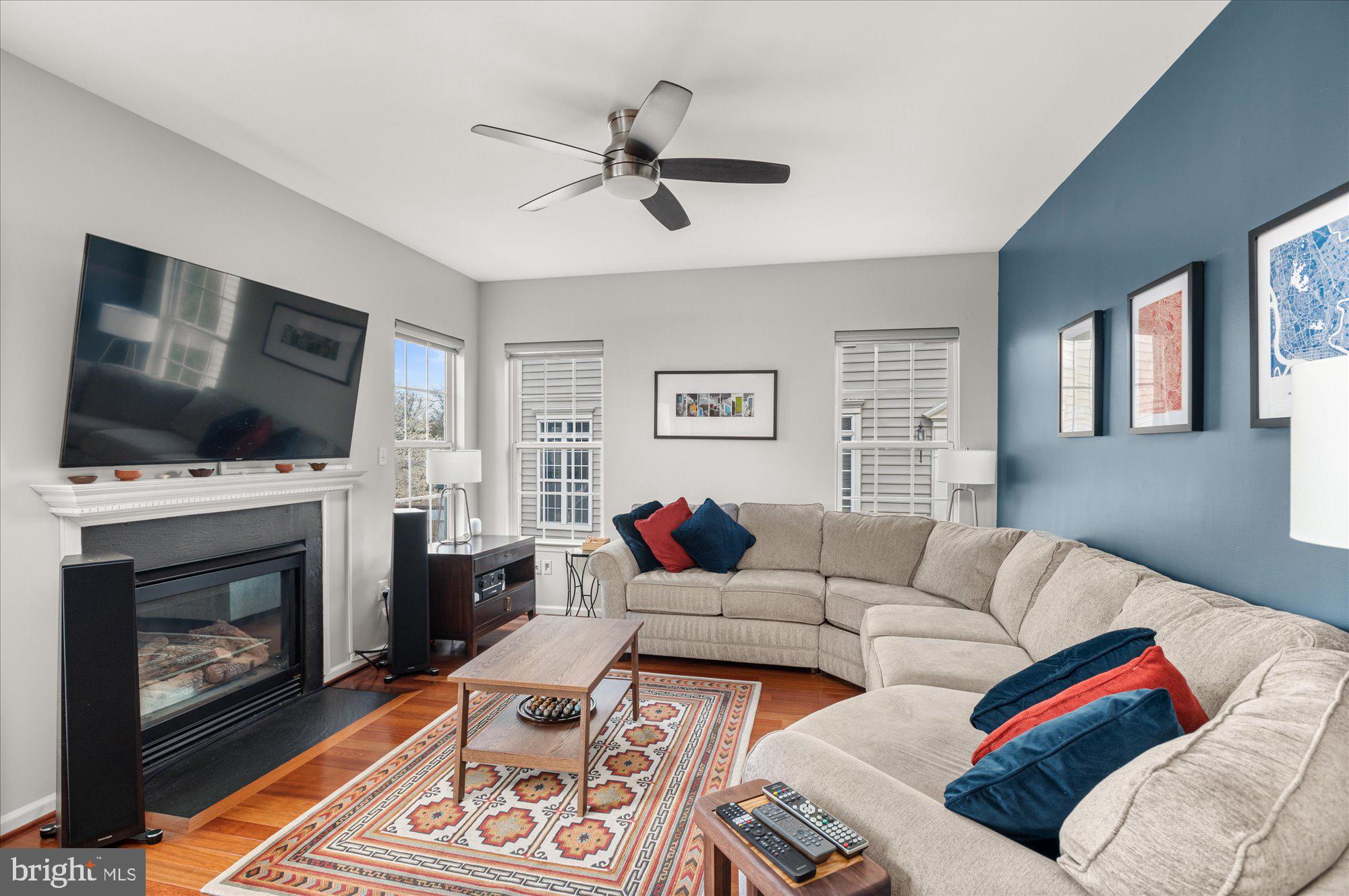 ASHBURN VILLAGE - Residential