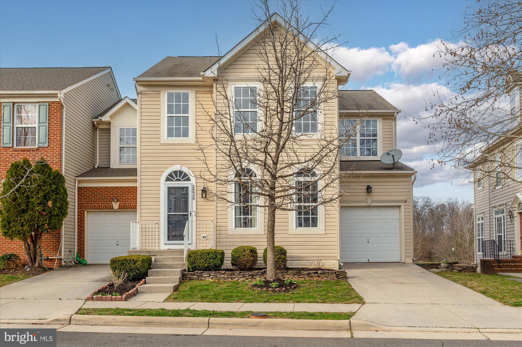 ASHBURN VILLAGE - Residential